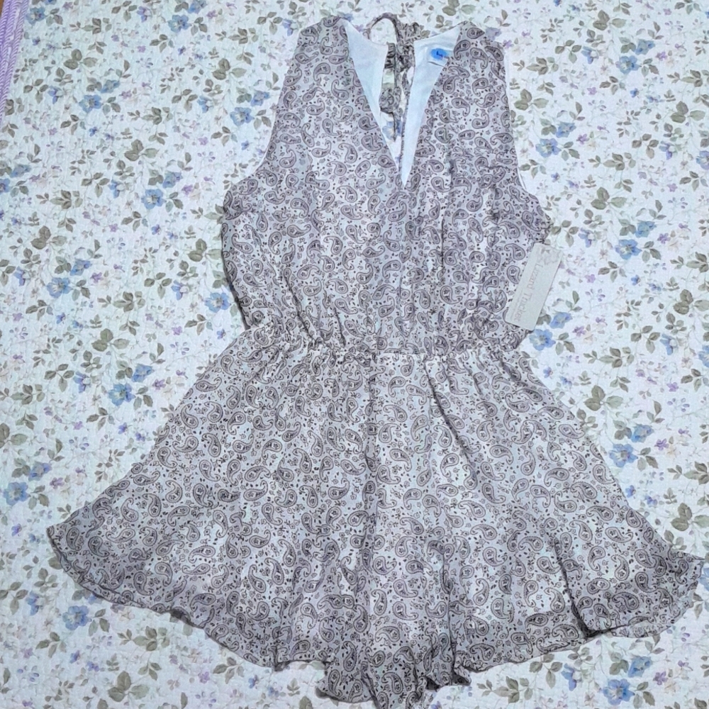 Lizard Thicket Black and White Romper